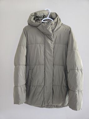 Old Navy Olive Green Hooded Puffer Jacket (New) Size Small